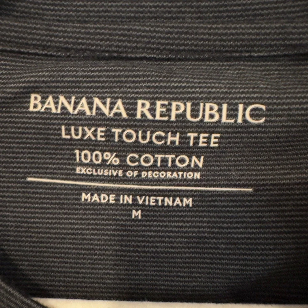 Banana Republic Luxe Touch Tee Mens Medium Black 100% Cotton Short Sleeve Shirt